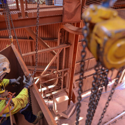 Utilisation d'un palan industriel par cordiste